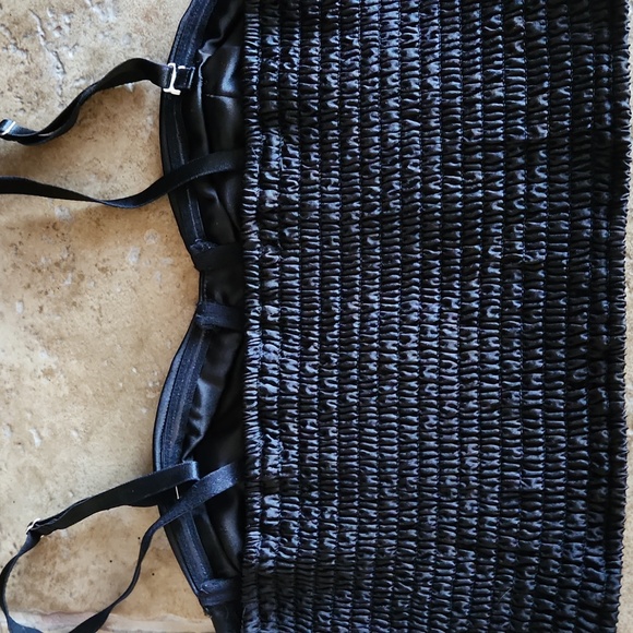 Bundle of 2 tank silky tank tops size womans  small - Picture 3 of 8